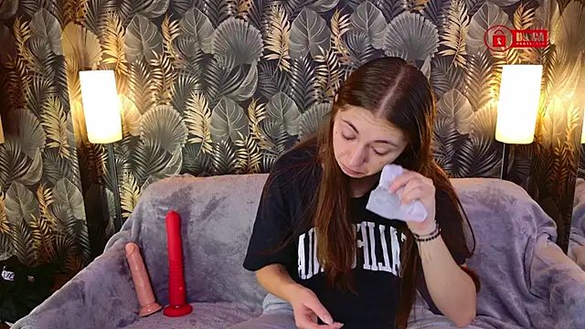 Charming LIA online show from 10/24/25, 07:49