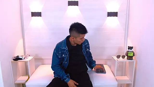 Snapshot of marcus_hans_ chatting on 10/31/25, 07:26 marcus hans online show from 10/31/25, 07:26