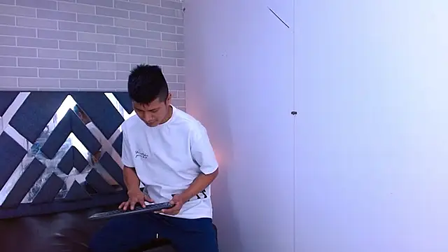 Snapshot of marcus_hans_ chatting on 11/11/25, 07:25 marcus hans online show from 11/11/25, 07:25