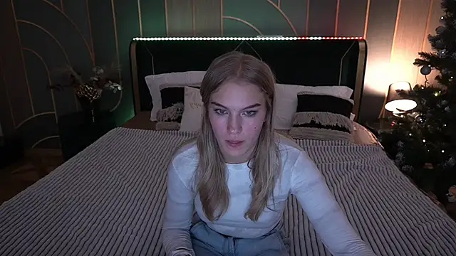 AlinaLiii online show from 12/16/25, 08:58