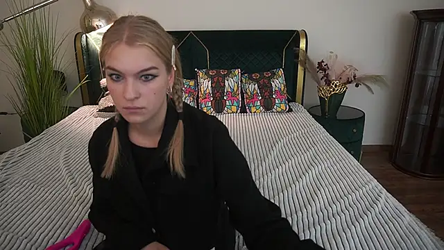 AlinaLiii online show from 05/27/26, 05:59