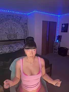 MaciiMayy online show from 04/11/26, 09:41