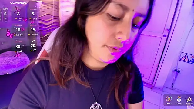 Snapshot of TahiyaMuley_ chatting on 12/04/25, 07:55 TahiyaMuley online show from 12/04/25, 07:55