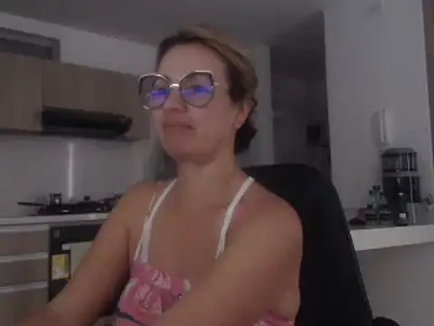 LovePaula online show from 12/15/24, 08:47