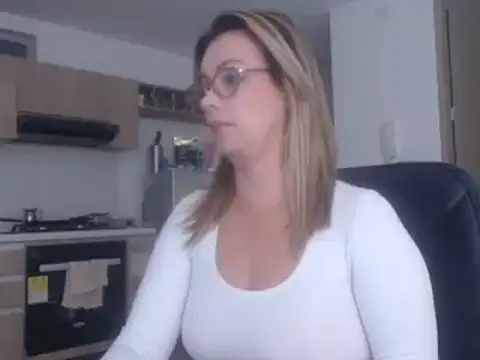 LovePaula online show from 03/10/25, 11:42