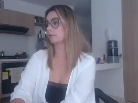 LovePaula online show from 03/11/25, 09:02