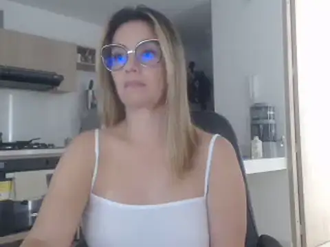 LovePaula online show from 03/15/25, 03:48