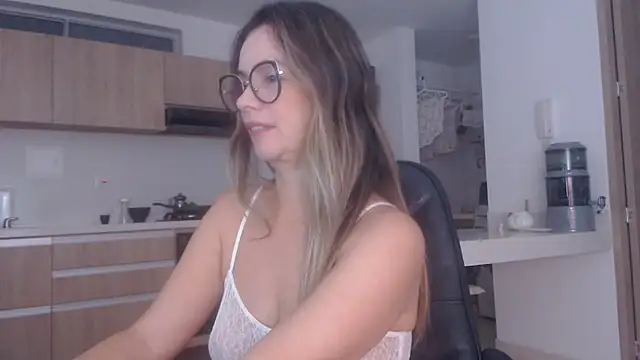 LovePaula online show from 04/14/26, 10:32