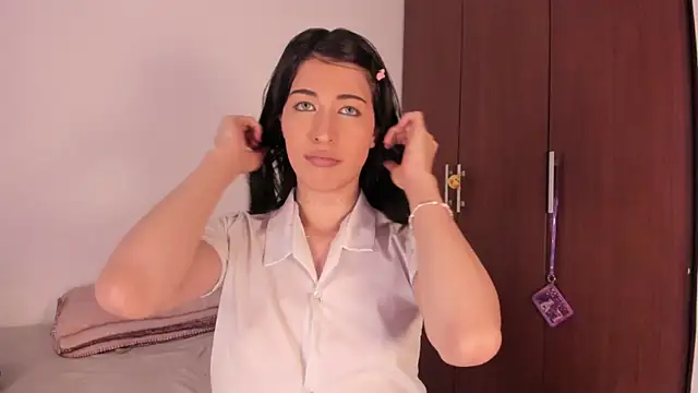 Snapshot of ScarlettRosetti chatting on 10/29/25, 01:41 ScarlettRosetti online show from 10/29/25, 01:41