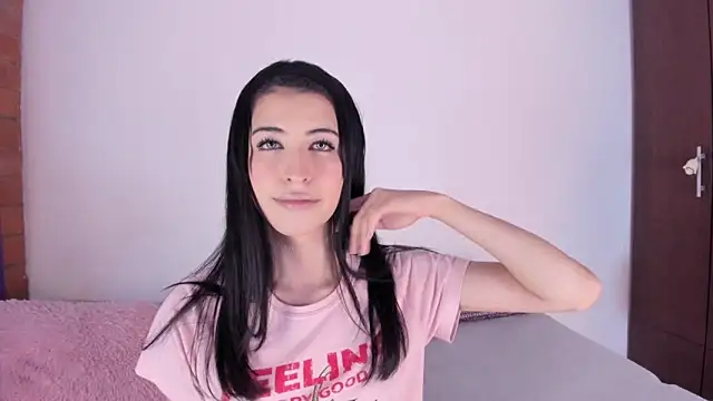 Snapshot of ScarlettRosetti chatting on 11/30/25, 07:01 ScarlettRosetti online show from 11/30/25, 07:01