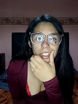 Snapshot of lucixxx14 chatting on 11/18/25, 09:36 lucixxx14 online show from 11/18/25, 09:36