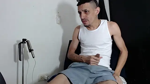 LATINO27CM online show from 03/14/26, 12:17