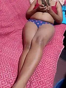 Snapshot of maduwanthi9328 chatting on 11/24/25, 01:55 maduwanthi9328 online show from 11/24/25, 01:55