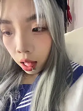 Snapshot of Aloves-21 chatting on 11/25/25, 12:16 Aloves-21 online show from 11/25/25, 12:16