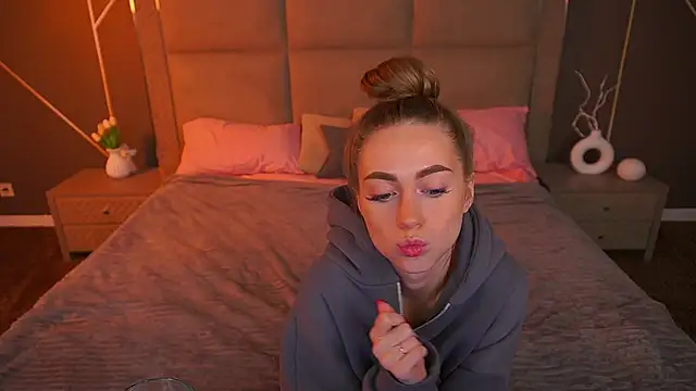 GoGoDream online show from 11/13/25, 07:07