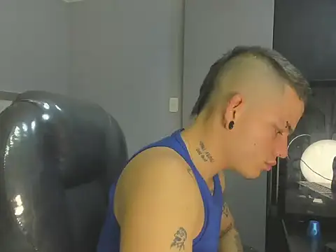 wildthor26 online show from 10/04/25, 04:10