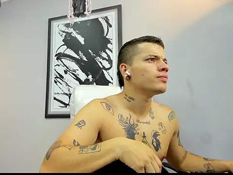 wildthor26 online show from 10/20/25, 03:29