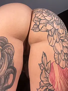 charlotteemerson123 online show from 12/16/25, 05:51