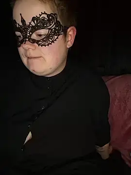 Snapshot of Katy2323 chatting on 10/07/25, 07:33 Katy2323 online show from 10/07/25, 07:33