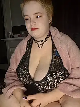 Snapshot of Katy2323 chatting on 11/08/25, 07:56 Katy2323 online show from 11/08/25, 07:56