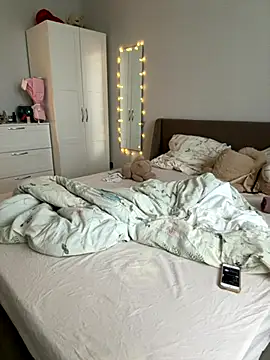 LinaViam online show from 10/08/25, 08:12