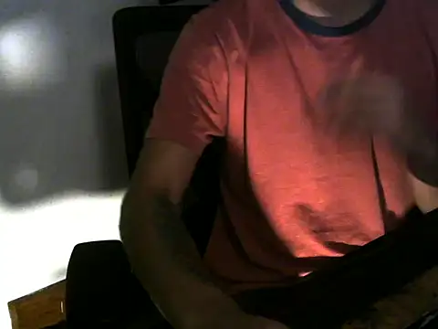 Snapshot of VikernesCam chatting on 09/22/25, 01:07 VikernesCam online show from 09/22/25, 01:07