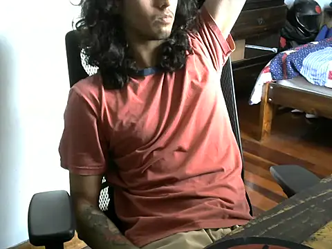 Snapshot of VikernesCam chatting on 09/29/25, 07:40 VikernesCam online show from 09/29/25, 07:40