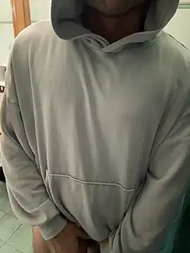 giovan2020 online show from 10/30/25, 04:41