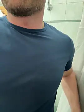 giovan2020 online show from 04/12/26, 02:22