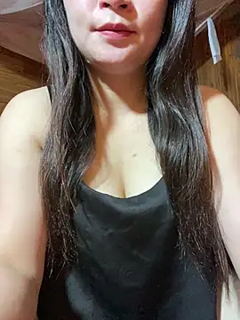 violet-00 online show from 05/15/26, 11:23