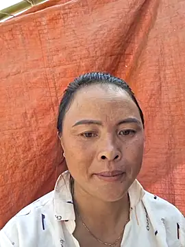 xuxulovezz online show from 10/10/25, 03:16