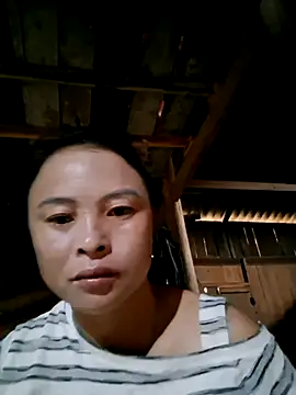 xuxulovezz online show from 10/13/25, 11:49