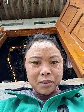 xuxulovezz online show from 12/18/25, 01:55