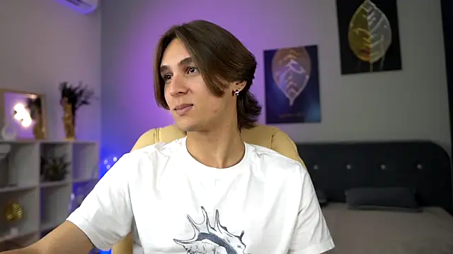 Snapshot of CleoStringer chatting on 09/22/25, 05:53 CleoStringer online show from 09/22/25, 05:53