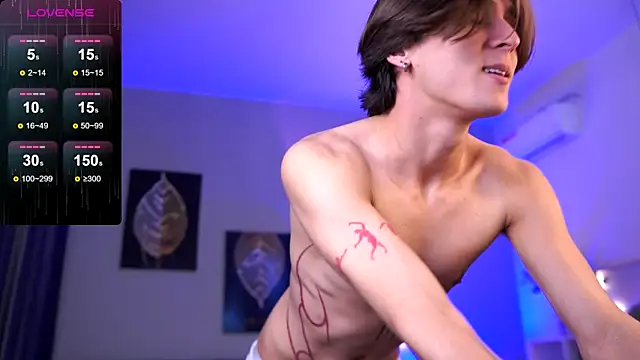 Snapshot of CleoStringer chatting on 10/30/25, 06:48 CleoStringer online show from 10/30/25, 06:48