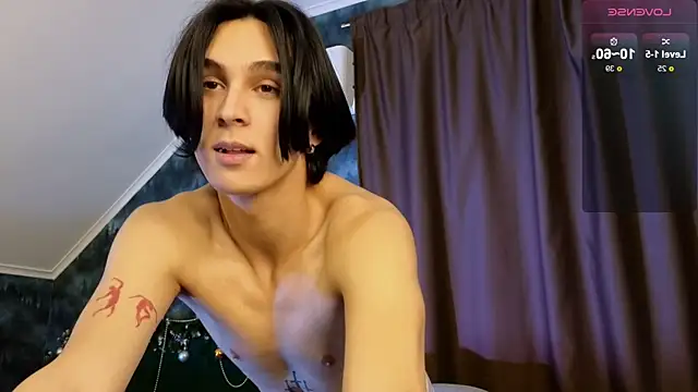 Snapshot of CleoStringer chatting on 12/19/25, 07:59 CleoStringer online show from 12/19/25, 07:59