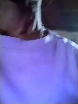 Snapshot of abigail-00 chatting on 10/10/25, 11:42 abigail-00 online show from 10/10/25, 11:42