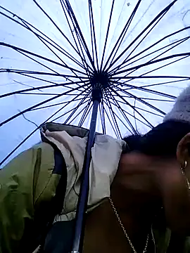 Snapshot of abigail-00 chatting on 11/18/25, 01:55 abigail-00 online show from 11/18/25, 01:55