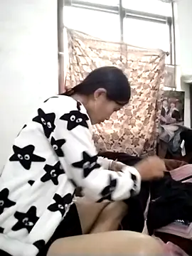 Snapshot of abigail-00 chatting on 12/18/25, 02:28 abigail-00 online show from 12/18/25, 02:28