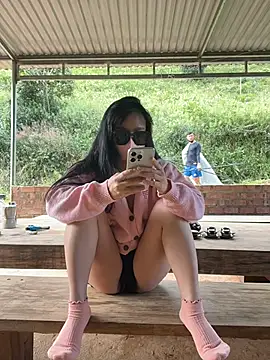 helen-my online show from 11/29/25, 02:14