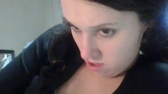 Snapshot of brunettebabexo3 chatting on 10/28/25, 08:11 brunettebabexo3 online show from 10/28/25, 08:11