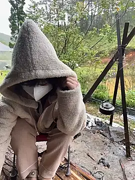 Snapshot of Helen-Tran chatting on 10/30/25, 02:13 Helen-Tran online show from 10/30/25, 02:13