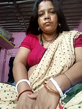 Snapshot of reya743 chatting on 11/01/25, 12:01 reya743 online show from 11/01/25, 12:01