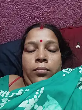 Snapshot of reya743 chatting on 11/14/25, 10:07 reya743 online show from 11/14/25, 10:07