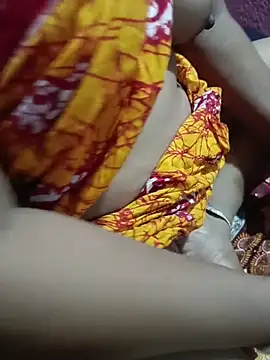 Snapshot of reya743 chatting on 11/22/25, 11:59 reya743 online show from 11/22/25, 11:59