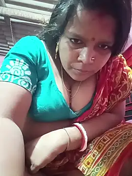 Snapshot of reya743 chatting on 11/25/25, 11:16 reya743 online show from 11/25/25, 11:16