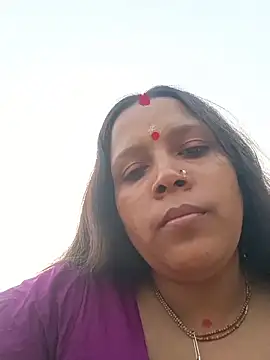 Snapshot of reya743 chatting on 11/30/25, 10:19 reya743 online show from 11/30/25, 10:19