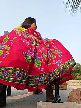 Snapshot of reya743 chatting on 12/23/25, 10:02 reya743 online show from 12/23/25, 10:02