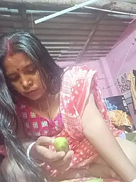 Snapshot of reya743 chatting on 02/06/26, 12:04 reya743 online show from 02/06/26, 12:04