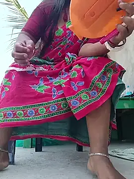 Snapshot of reya743 chatting on 02/12/26, 08:53 reya743 online show from 02/12/26, 08:53